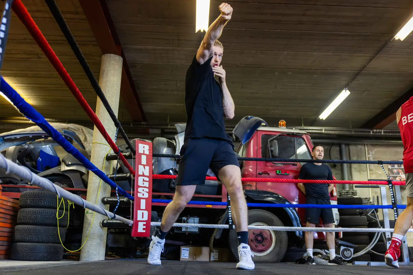 Robbe Berger tijdens een explosieve trainingsoefening